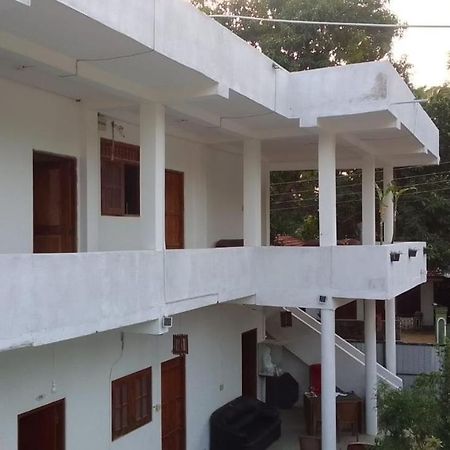 Hotel 4U Udawalawe Exterior photo
